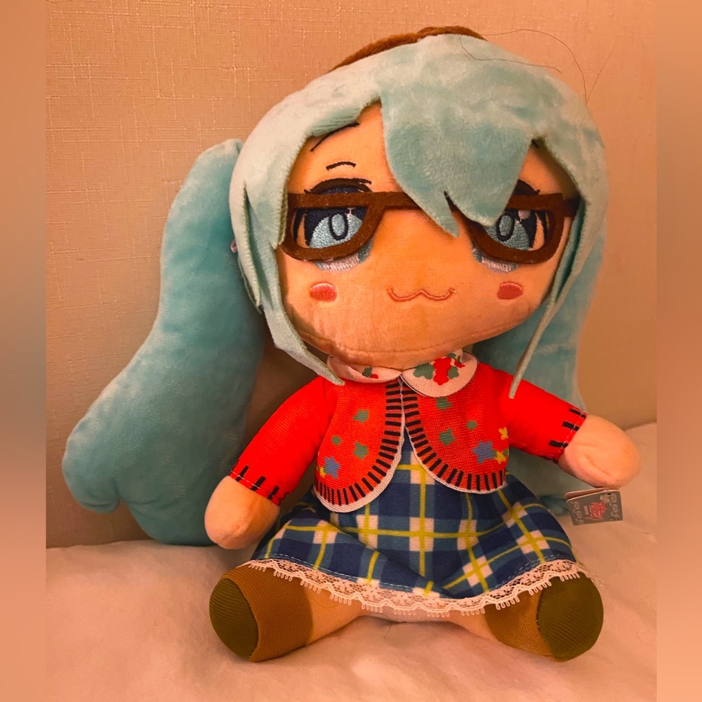 Hatsune Miku Plush With Glasses